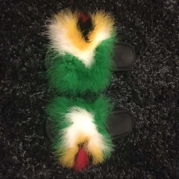 Guyana Fur Slides - Picture 2 of 7